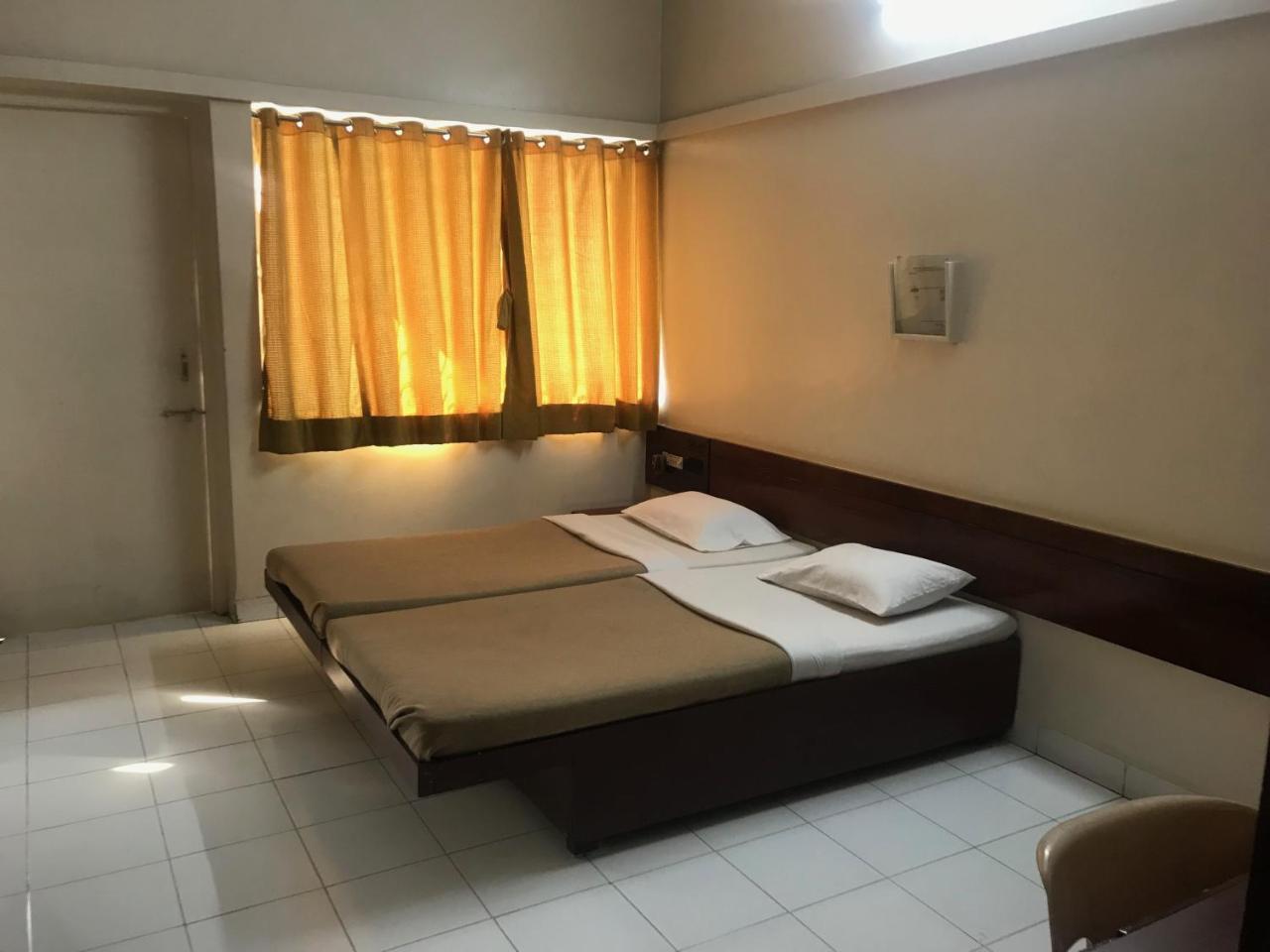 فندق Maurya Residency بونة المظهر الخارجي الصورة